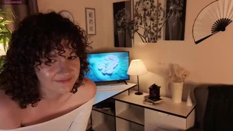 Snapshot of amfi_dust chatting on 05.31.26 Alivia online show from 05.31.26