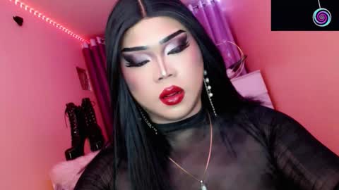 Queen Mireska online show from 10.26.25