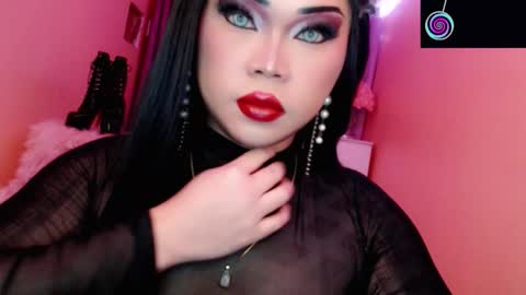 Queen Mireska online show from 11.27.25