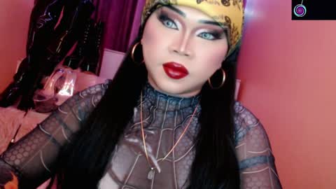 Queen Mireska online show from 04.10.26