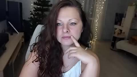 Snapshot of amilafran chatting on 02.14.26 Mila online show from 02.14.26