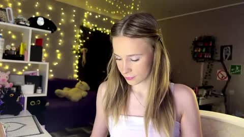 Snapshot of amily_sunray chatting on 03.02.26 Amily online show from 03.02.26