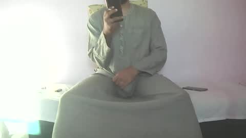 Snapshot of amir_elaraby chatting on 10.18.25 Amir online show from 10.18.25