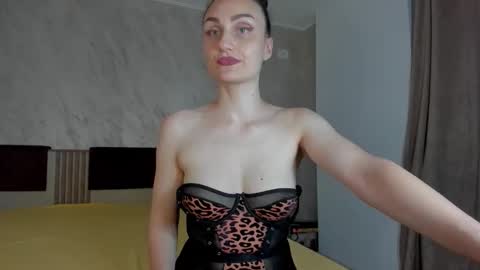 Snapshot of amiraanne chatting on 06.09.26 AmiraAnne online show from 06.09.26