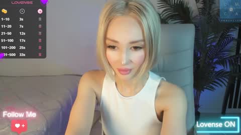 Snapshot of amiwong chatting on 12.25.24 amiwong online show from 12.25.24