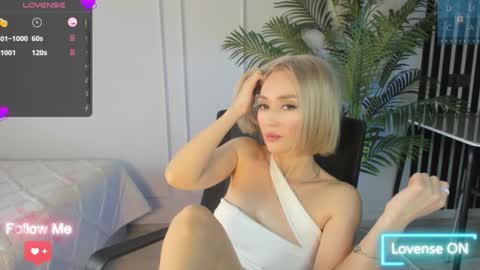 Snapshot of amiwong chatting on 01.27.25 amiwong online show from 01.27.25