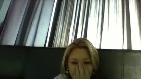 Snapshot of ammber3 chatting on 06.10.26 Paula D online show from 06.10.26