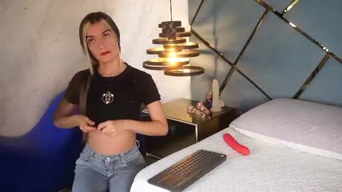 Snapshot of ammy_durand chatting on 06.16.26 ammy durand online show from 06.16.26