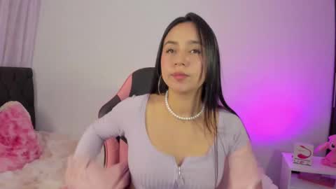Snapshot of ammy_rodriguez_ chatting on 10.25.25 Ammy  online show from 10.25.25