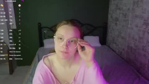 Snapshot of ammywink chatting on 05.27.26 Ammy online show from 05.27.26