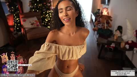 Snapshot of amnie_ chatting on 01.05.25 RETURN 30TH 100 explicit on online show from 01.05.25