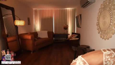 Snapshot of amnie_ chatting on 03.10.25 RETURN 30TH 100 explicit on online show from 03.10.25