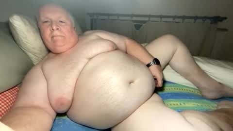 Snapshot of amor196112 chatting on 11.04.25 amor196112 online show from 11.04.25