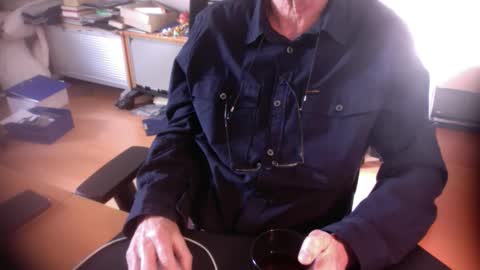 Snapshot of amor2200 chatting on 11.17.25 Amor2200 online show from 11.17.25