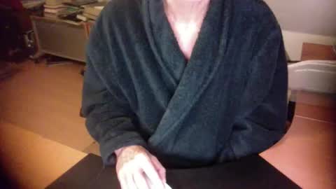 Snapshot of amor2200 chatting on 12.01.25 Amor2200 online show from 12.01.25