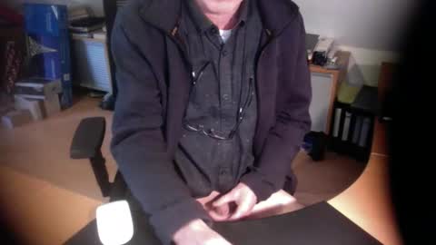 Snapshot of amor2200 chatting on 12.15.25 Amor2200 online show from 12.15.25