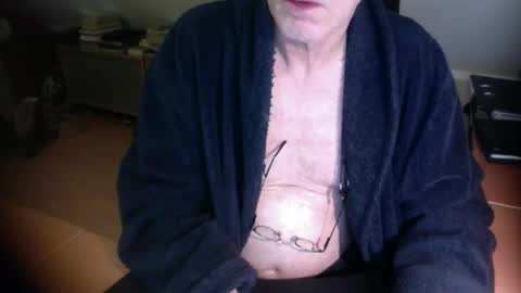 Snapshot of amor2200 chatting on 02.10.26 Amor2200 online show from 02.10.26