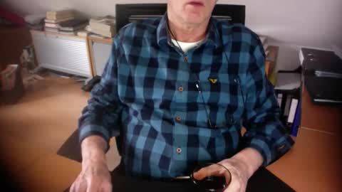 Snapshot of amor2200 chatting on 02.12.26 Amor2200 online show from 02.12.26