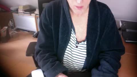 Snapshot of amor2200 chatting on 02.13.26 Amor2200 online show from 02.13.26