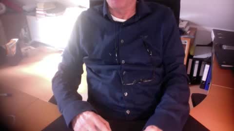 Snapshot of amor2200 chatting on 02.19.26 Amor2200 online show from 02.19.26