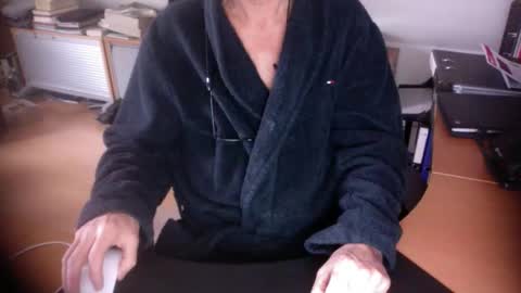 Snapshot of amor2200 chatting on 02.20.26 Amor2200 online show from 02.20.26