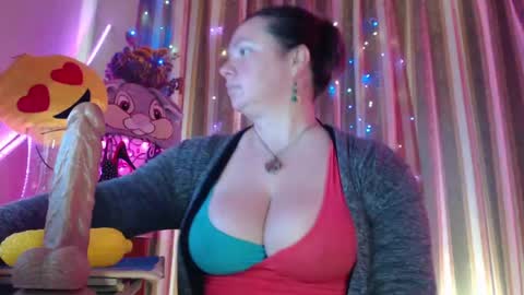 Snapshot of amorelara chatting on 04.27.26 amorelara online show from 04.27.26