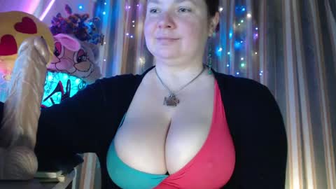 Snapshot of amorelara chatting on 05.14.26 amorelara online show from 05.14.26