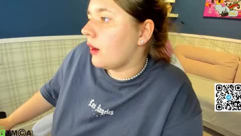 Snapshot of amy__wood chatting on 09.14.25 AmyGMT 2 Mon-Sun 0300am-0900am online show from 09.14.25