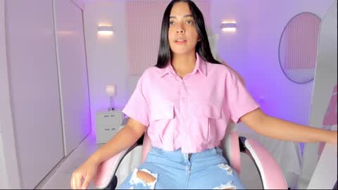 Snapshot of amy_medina_ chatting on 12.04.24 Emily online show from 12.04.24