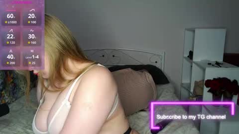 Snapshot of amy_skyy chatting on 09.14.25 amy_skyy online show from 09.14.25