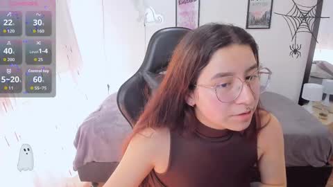 Snapshot of amy_sophiaa chatting on 10.16.25 Amy sophia 3 online show from 10.16.25
