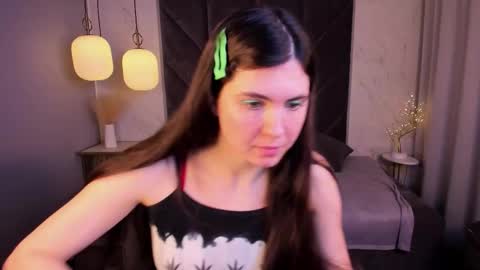 Snapshot of amy_yma chatting on 11.05.25 Amy online show from 11.05.25