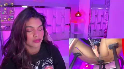 amyevan_ online show from 11.13.25