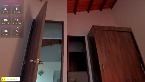 Snapshot of amyharlow_ chatting on 10.17.25 Jenn  online show from 10.17.25