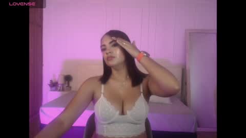 Snapshot of amyjohnsonn chatting on 04.25.26 amyjohnsonn online show from 04.25.26