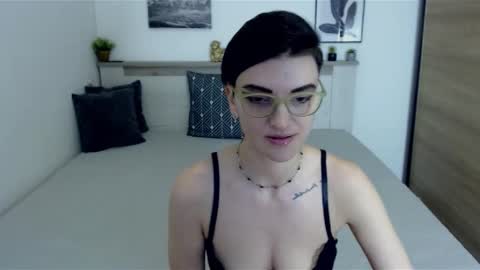 Snapshot of amylexy chatting on 01.22.25 Hi there guys My pleasure in your hands pvt is open online show from 01.22.25