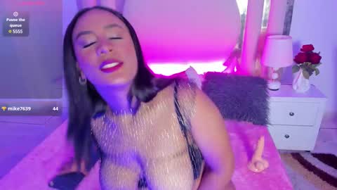 Snapshot of amymasson chatting on 12.11.24 Amy    online show from 12.11.24