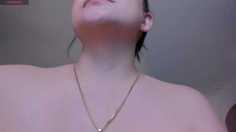 Snapshot of amyrosse_x chatting on 05.18.26 AMY R online show from 05.18.26