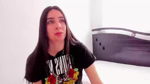 Snapshot of ana_castilo chatting on 12.30.24 Ana IG an castillo 1 online show from 12.30.24