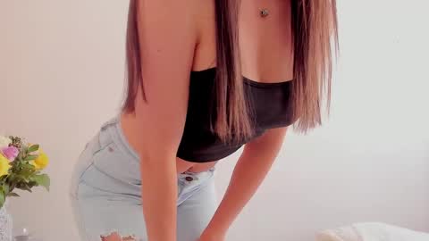 Snapshot of ana_castilo chatting on 02.19.25 Ana IG an castillo 1 online show from 02.19.25