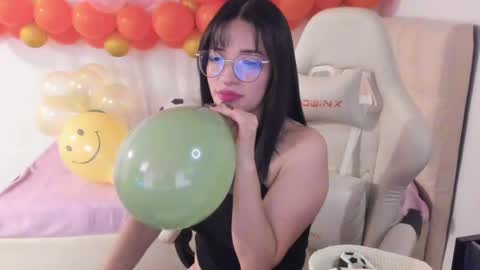 Im anna but you can call me as you want online show from 02.24.25