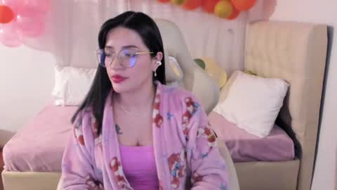 Im anna but you can call me as you want online show from 03.06.25