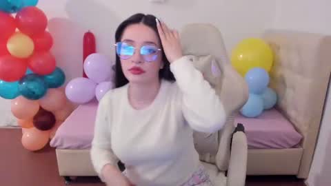 Im anna but you can call me as you want online show from 06.17.26