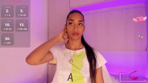 anaacollins_ online show from 11.04.25