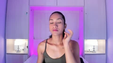 anaacollins_ online show from 06.13.26