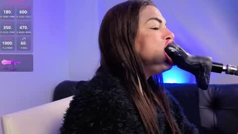 Snapshot of anabel693_ chatting on 04.01.26 Anabel Alice Gandara online show from 04.01.26