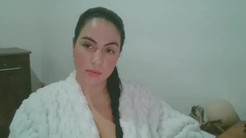 Snapshot of anabelenogueira1 chatting on 04.12.26 anabelenogueira1 online show from 04.12.26