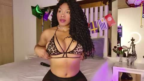 Snapshot of anabella_london chatting on 07.16.26 Anabella online show from 07.16.26