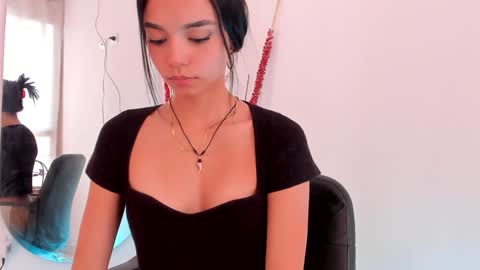 Snapshot of anabelwolf chatting on 01.20.25 ANABEL WOLF online show from 01.20.25