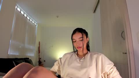 Snapshot of anabelwolf chatting on 01.25.25 ANABEL WOLF online show from 01.25.25